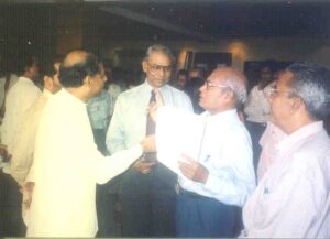 Awarenewss program for Urban and Industrial sector, Oct. 2004, Sethsiripaya - Hon. Minister for UD&WS Dinesh Gunawardena, Secretary UD & WS Mr Thosepala Hewage, Director Rain Center Chennai Dr S Raghvan, Mr Nadanasabapathy